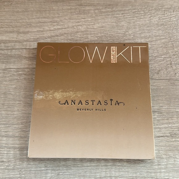 Anastasia Beverly Hills GLOW KIT- SUNDIPPED - Picture 3 of 4